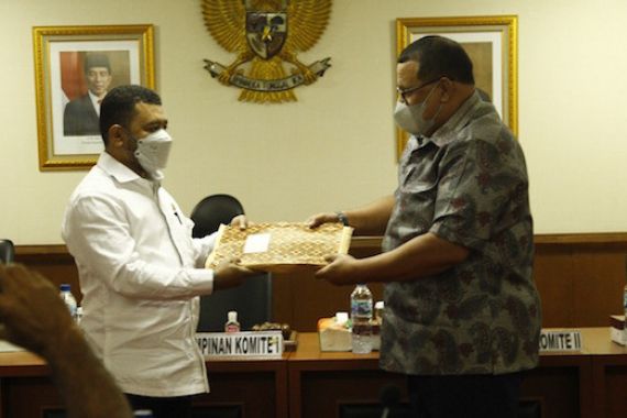 Terima RPP Otsus Papua, Filep: Kami Perjuangkan Aspirasi Daerah - JPNN.COM