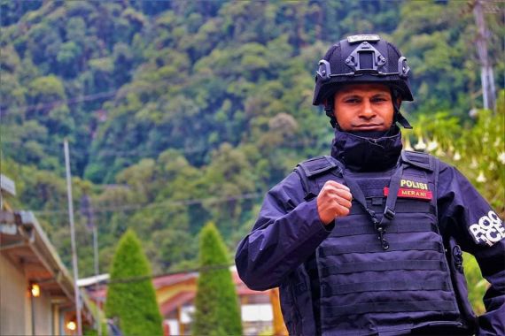 Brigpol Viki, Polisi Keren Asli Papua Penjaga Kedaulatan NKRI - JPNN.COM