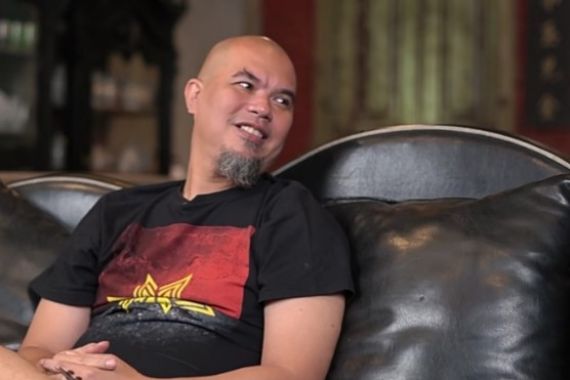 Ahmad Dhani Menonjok Vokalis Band Hingga 3 Kali - JPNN.COM