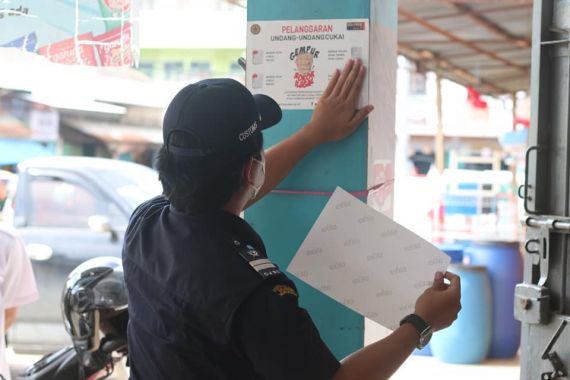 Kolaborasi Bea Cukai Makassar dan Satpol Sikat Rokok Ilegal Membuahkan Hasil - JPNN.COM