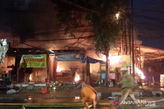 Swalayan Cahaya Pasar Minggu Terbakar, Polisi Olah TKP, Hasilnya? - JPNN.COM