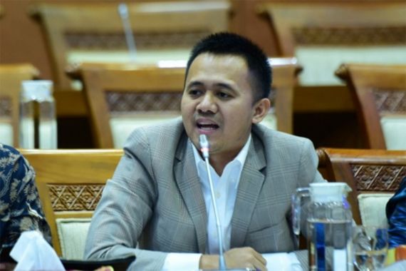 Kritik Tajam Mufti Anam DPR Untuk Bappebti - JPNN.COM