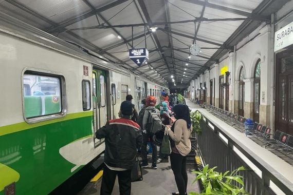 Peraturan Terbaru, Ini Syarat Naik Kereta dari Daop 8 Surabaya - JPNN.COM