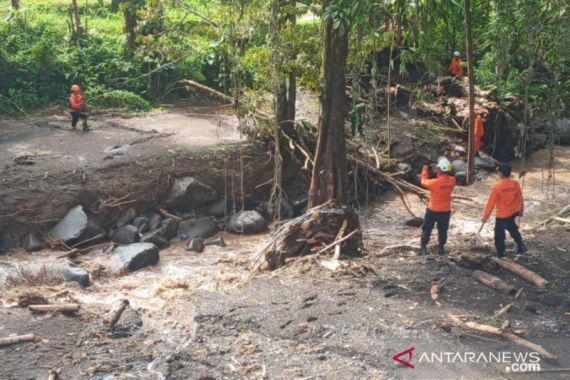 Basarnas dan BPBD Masih Cari Korban Banjir Bandang Minahasa Tenggara - JPNN.COM