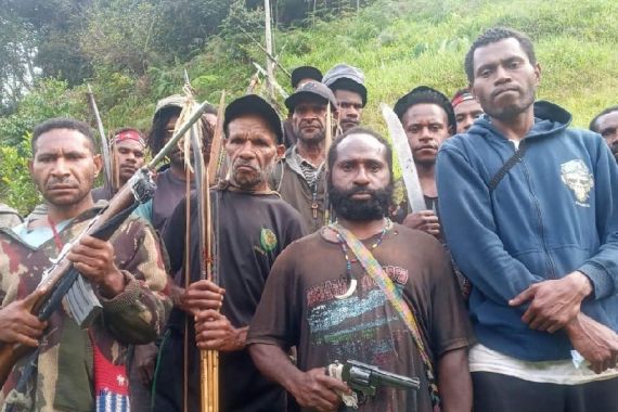 Irjen Mathius Fakhiri: Nasib Tenaga Kesehatan di Papua Belum Diketahui - JPNN.COM