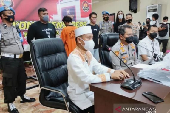 Soal Pembakaran Mimbar Masjid Raya Makassar, Ustaz Das'ad Latif Bereaksi - JPNN.COM