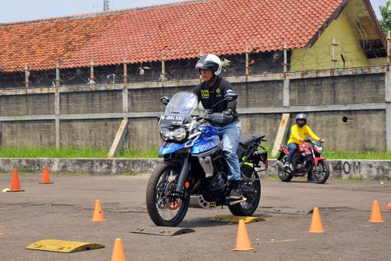 Tekan Angka Kecelakaan, Forwot Ajak Bikers Latih Kemampuan Berkendara  - JPNN.COM