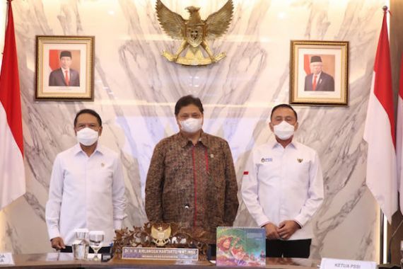 Menko Airlangga dan Menteri Amali Beraudiensi dengan Ketum PSSI, Nih Agendanya - JPNN.COM