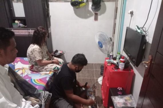 Ibu dan Anak Gadis Digerebek saat Berbuat Terlarang Bareng Pria di Rumah, Astaga - JPNN.COM
