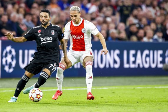 Ajax vs Besiktas: Sebastien Haller Moncer, Tuan Rumah Menang Mudah - JPNN.COM