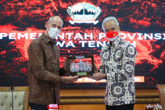 Ganjar Pranowo Dibanjiri Pujian dari Duta Besar Belanda - JPNN.COM