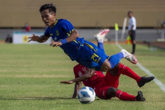 Sepak Bola PON Papua: Diwarnai Kartu Merah, NTT Bertekuk Lutut dari Jabar - JPNN.COM