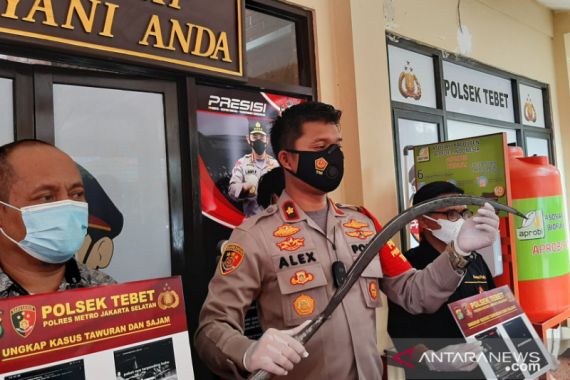 Ada Dugaan Jual Beli Sajam untuk Tawuran, Polisi Langsung Bergerak - JPNN.COM