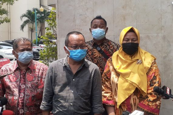 Diperiksa Polisi, 5 Saksi Kasus Penipuan Anak Nia Daniaty Serahkan Barang Bukti - JPNN.COM