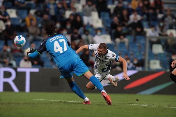 Sassuolo vs Inter: Jadi Penyelamat Nerazzurri, Edin Dzeko Samai Torehan Ronaldo - JPNN.COM