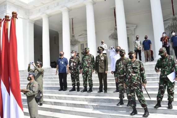 HUT Ke-76 TNI, 112 Alutsista Ditampilkan di Sekitar Istana Merdeka - JPNN.COM