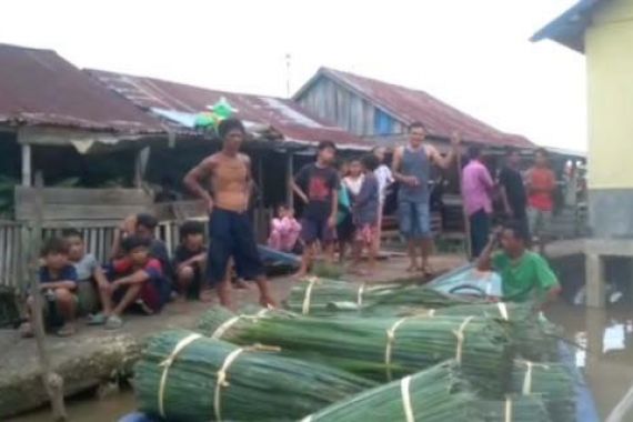 Hermansyah Terjatuh ke Sungai dan Langsung Diterkam Buaya, Mengerikan - JPNN.COM