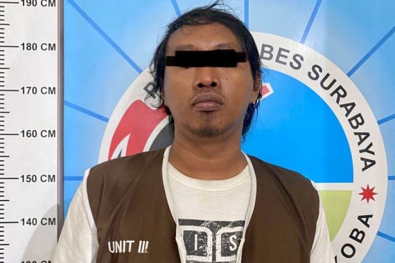 Pemuda Warga Surabaya Ini di Kamar Hotel, Digerebek, Tak Bisa Mengelak - JPNN.COM