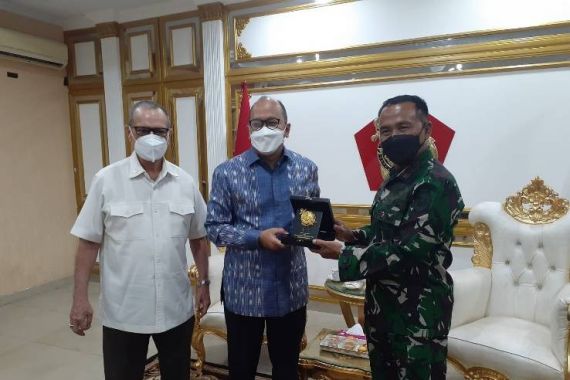 Pengurus PB PABSI Gelar Pertemuan dengan Komandan Korps Marinir, Bahas Apa? - JPNN.COM