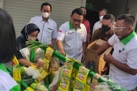 Begini Kalimat Sudarsih yang Dibelikan Gerobak oleh Moeldoko - JPNN.COM