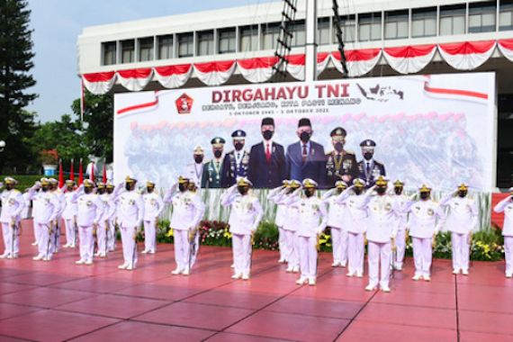 Pejabat Teras TNI AL Ikuti Upacara HUT ke-76 TNI Secara Virtual - JPNN.COM
