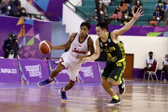 Semifinal Basket PON Papua: Sempat Tertinggal, DKI Jakarta Hantam Jawa Timur - JPNN.COM