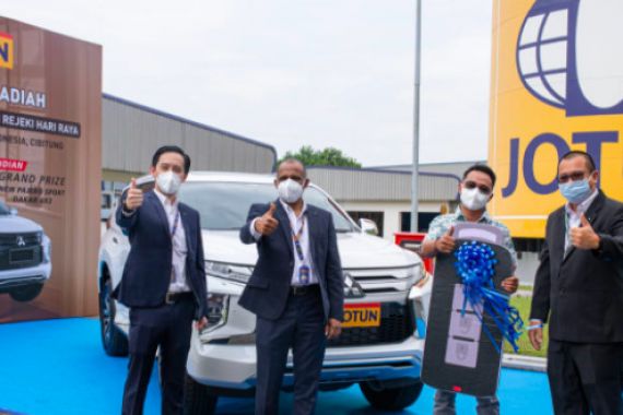 Jotun Indonesia Serahkan Hadiah Utama Mobil Mitsubishi Pajero - JPNN.COM
