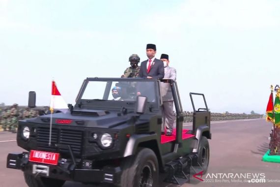 Jokowi Tegaskan Mobilisasi Komcad Hanya Untuk Kepentingan Pertahanan - JPNN.COM