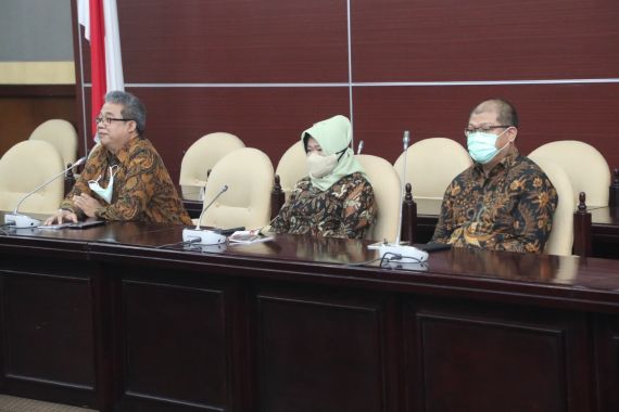 Siti Fauziah Siap Bawa Tuntutan Mahasiswa Pendemo ke Pimpinan MPR RI - JPNN.COM