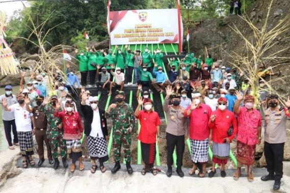 Pangdam Udayana Bangun Pompa Hidram, Gubernur Bali Merespons Begini - JPNN.COM