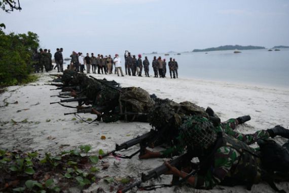 Hebat, Prajurit Korps Marinir TNI AL Hancurkan Instalasi Radar Musuh - JPNN.COM