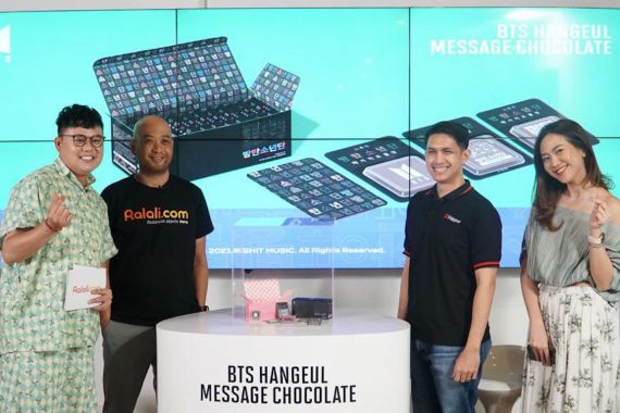 BTS Hangeul Message Chocolate Official Merchandise Hadir di Indonesia - JPNN.COM