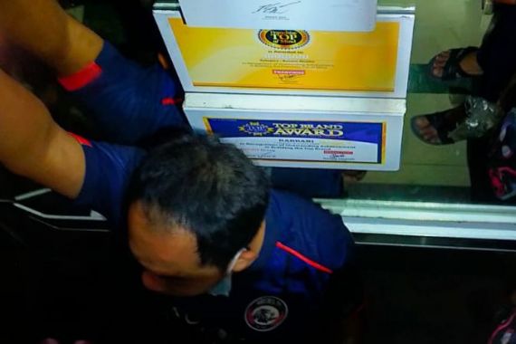 5 Orang Terjebak dalam Lift Gedung di Jakarta Timur, Menegangkan - JPNN.COM