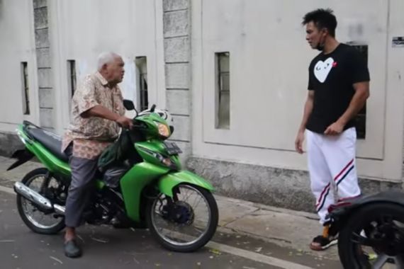 Gegara Menegur Seorang Kakek di Jalan, Baim Wong Jadi Sorotan - JPNN.COM