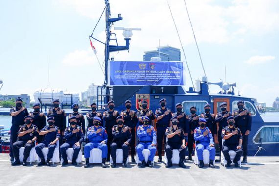 Bea Cukai Gandeng TNI dan Kepolisian Cegah Pelanggaran Hukum di Perairan Indonesia - JPNN.COM