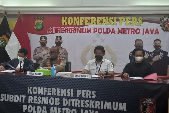 Dibacok 5 Bandit Jalanan di Bekasi, FF Lolos dari Maut, Begini Ceritanya - JPNN.COM