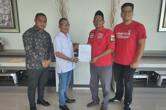Dino Wijaya Sebut Tak Benar Ada Dugaan Korupsi di PSI Surabaya - JPNN.COM