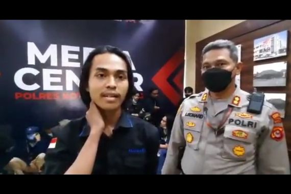 Propam Polri Didesak Cepat Memeriksa Polisi Banting Pendemo di Tangerang - JPNN.COM