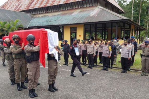 Kombes Mochamad Rifa'i: 2 Anggota Brimob Meninggal Saat Bertugas di Papua - JPNN.COM
