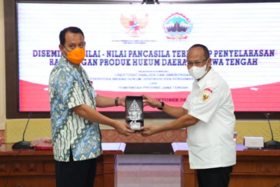 Pemprov Jateng Menyelaraskan Produk Hukum di Daerah dengan Nilai Pancasila - JPNN.COM