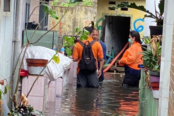 230 Rumah di Kota Malang Terendam Banjir - JPNN.COM