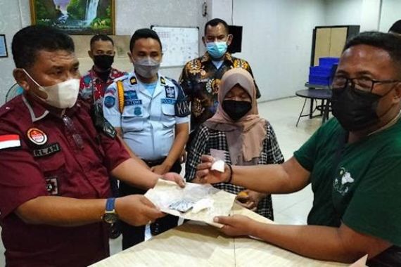 Kurir Diciduk, Tahanan Rutan Gagal Pesta Sabu-Sabu di Sel - JPNN.COM