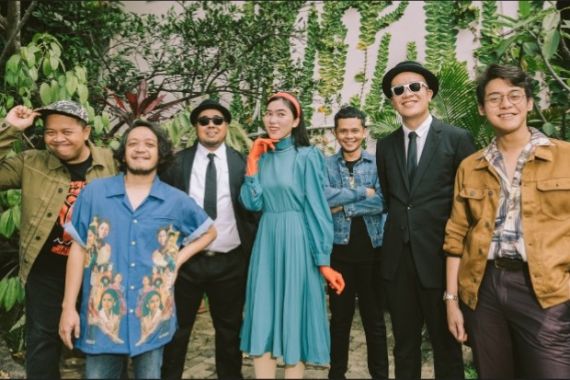 Diskoria, Isyana Sarasvati, dan Ardhito Pramono Rilis Lagu Penghormatan untuk Naif - JPNN.COM