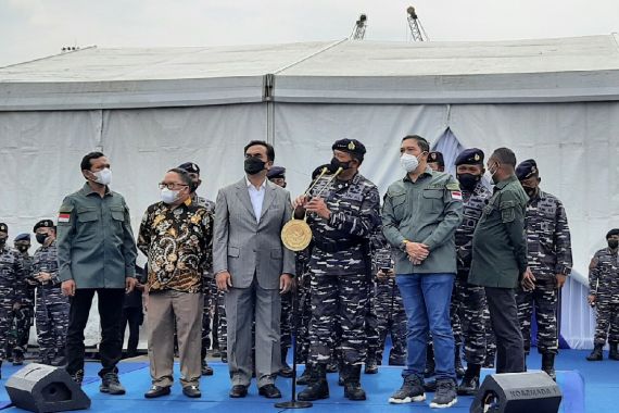 Simulasikan Dabo Direbut Musuh, TNI AL Gelar Operasi Amfibi, 4 KRI Jaga Natuna - JPNN.COM