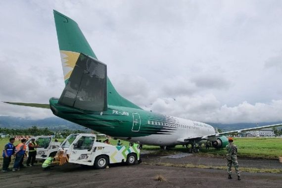 Pesawat Kargo Jayawijaya Air Tergelincir di Bandara Sentani Papua - JPNN.COM