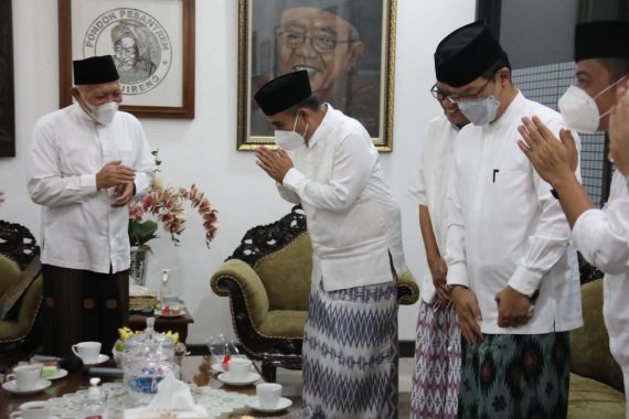 Memperingati Hari Santri, Ahmad Muzani Bersilaturahmi ke Pesantren Tebuireng - JPNN.COM