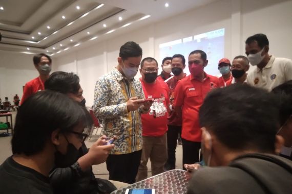 Gibran Buka Turnamen Esports Piala Ketua DPC PDIP Kota Surakarta, Sebegini Hadiahnya - JPNN.COM