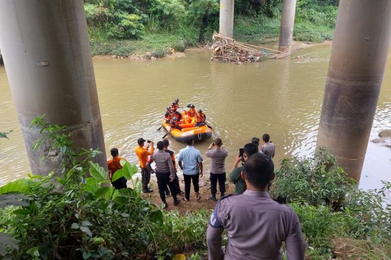 Chaidir Melihat EH Melompat ke Sungai Cileungsi, Setelah Itu Ada Suara Tangisan, Hmm - JPNN.COM