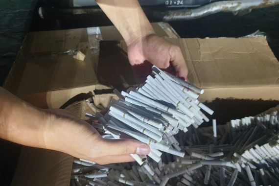 Bea Cukai Gagalkan Ratusan Batang Rokok Ilegal dalam Sehari, Keren! - JPNN.COM
