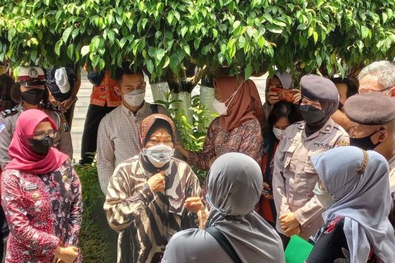 Risma: Masa Sampean Tega Aku Dipenjara - JPNN.COM